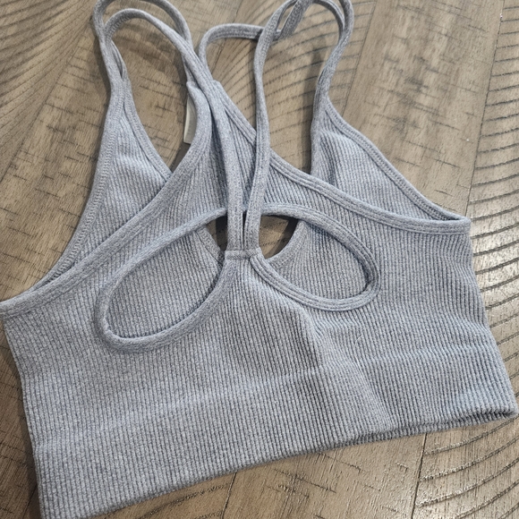 Gray Ribbed Crop Top - Picture 3 of 5